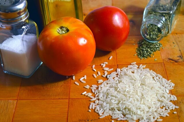 Reis mit Ananas und Thunfisch zum Abnehmen